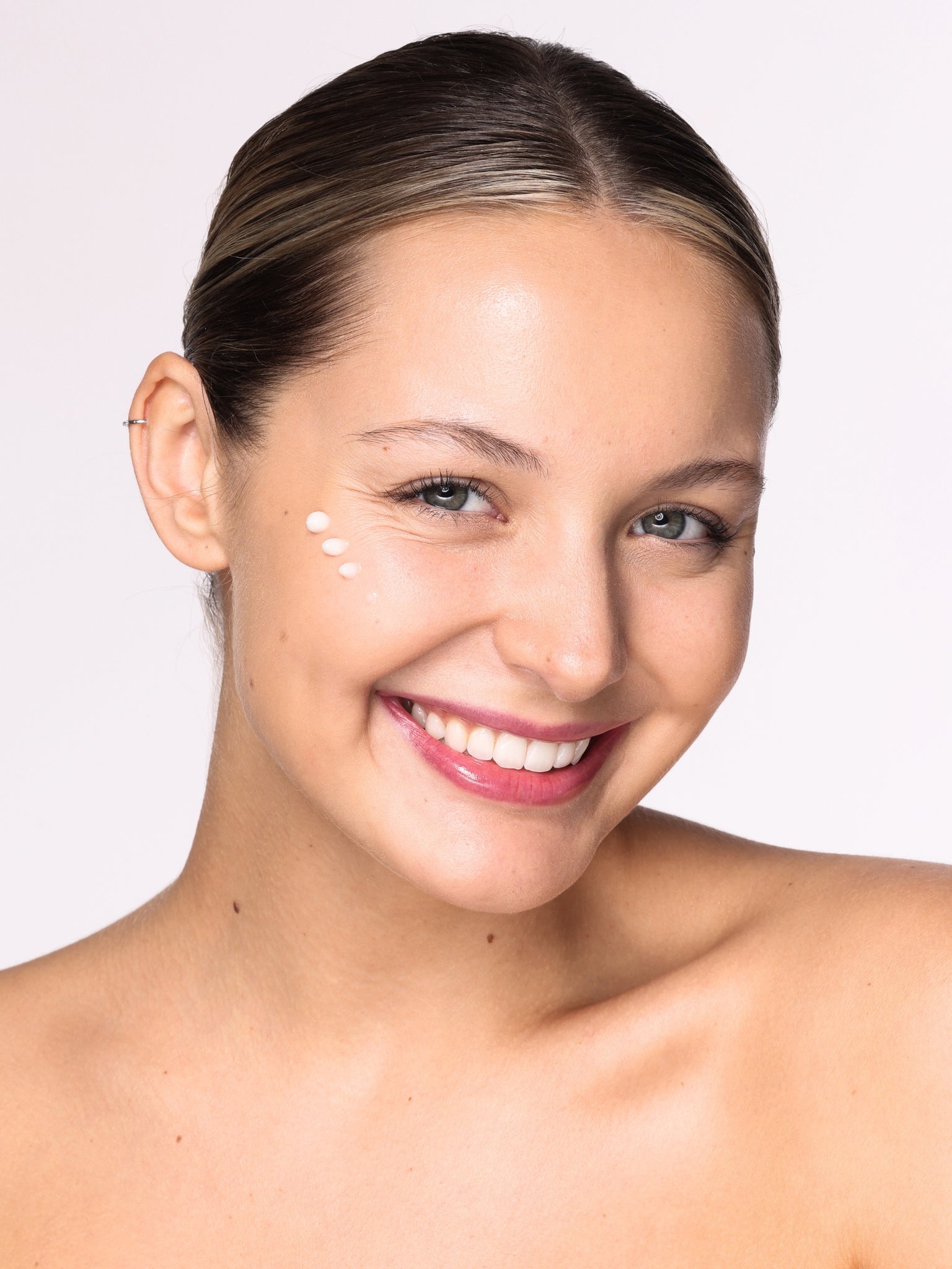 Krem nawilżający z SPF50+