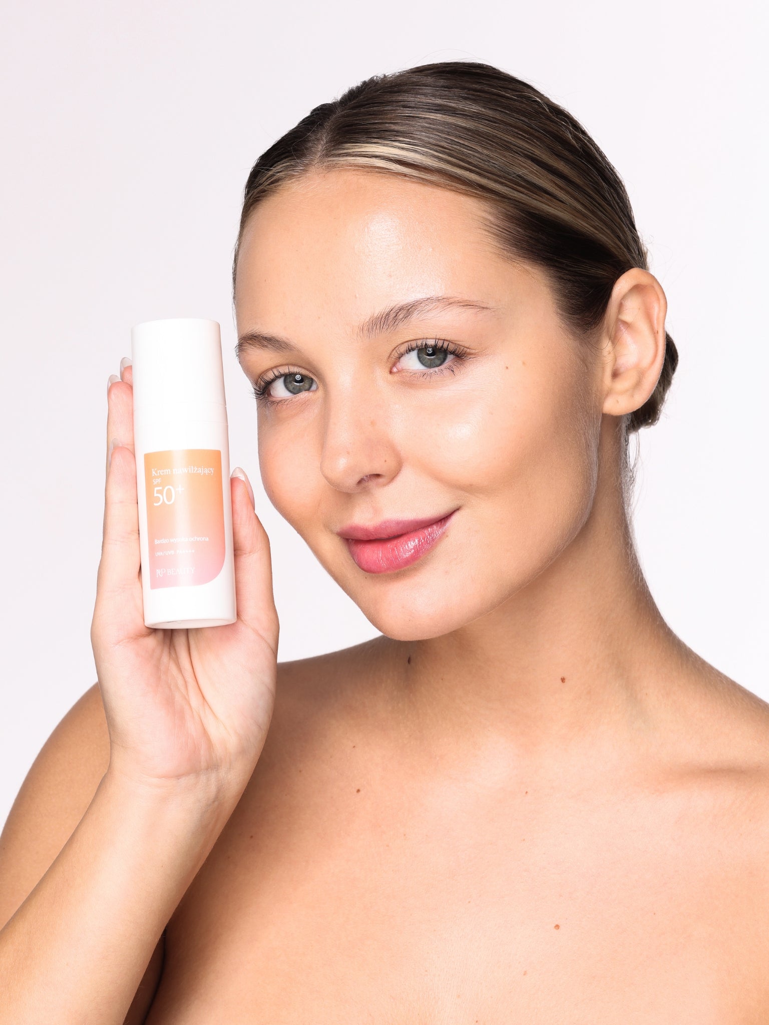 Krem nawilżający z SPF50+