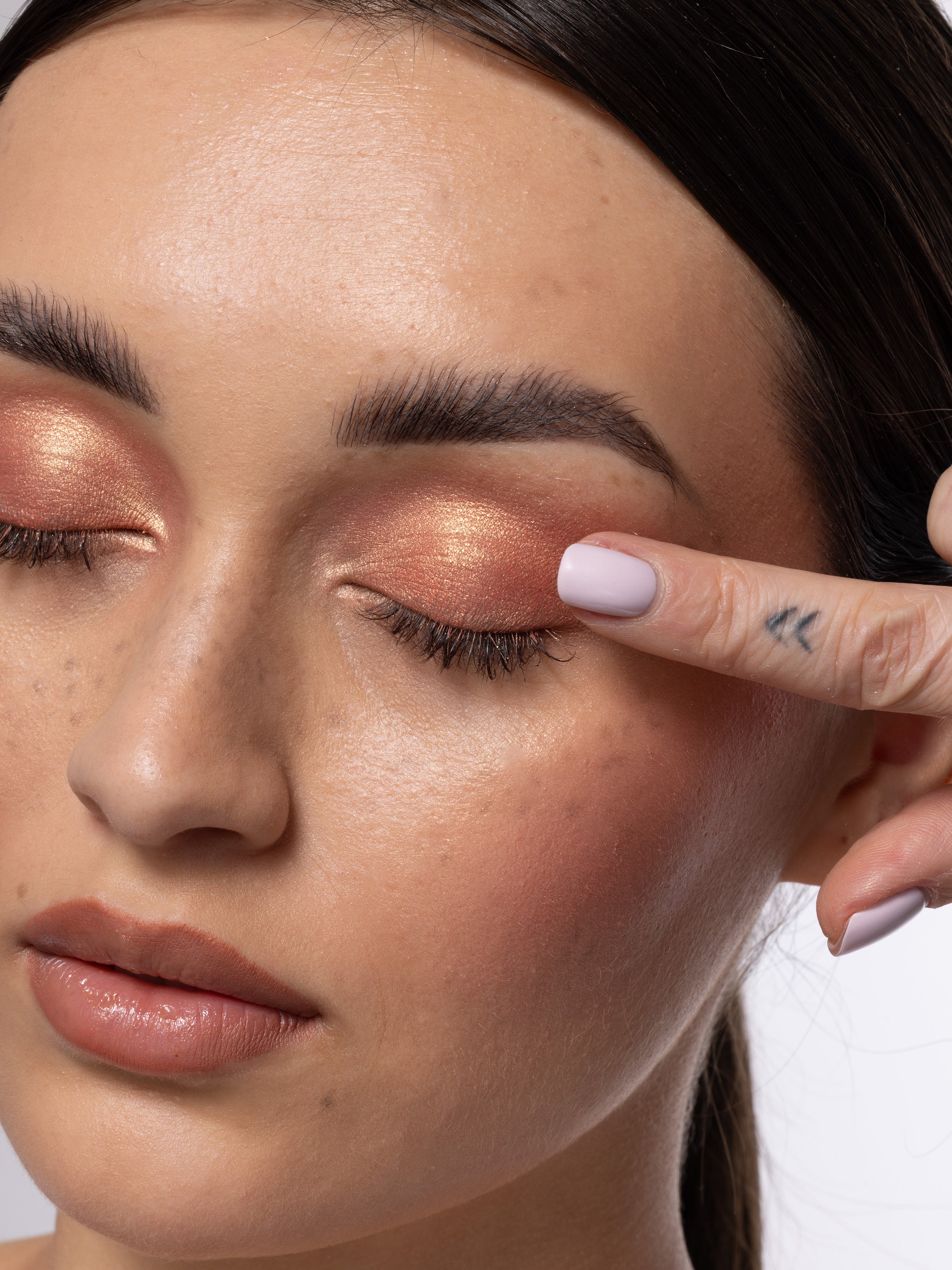 Opalizujący różo-rozświetlacz