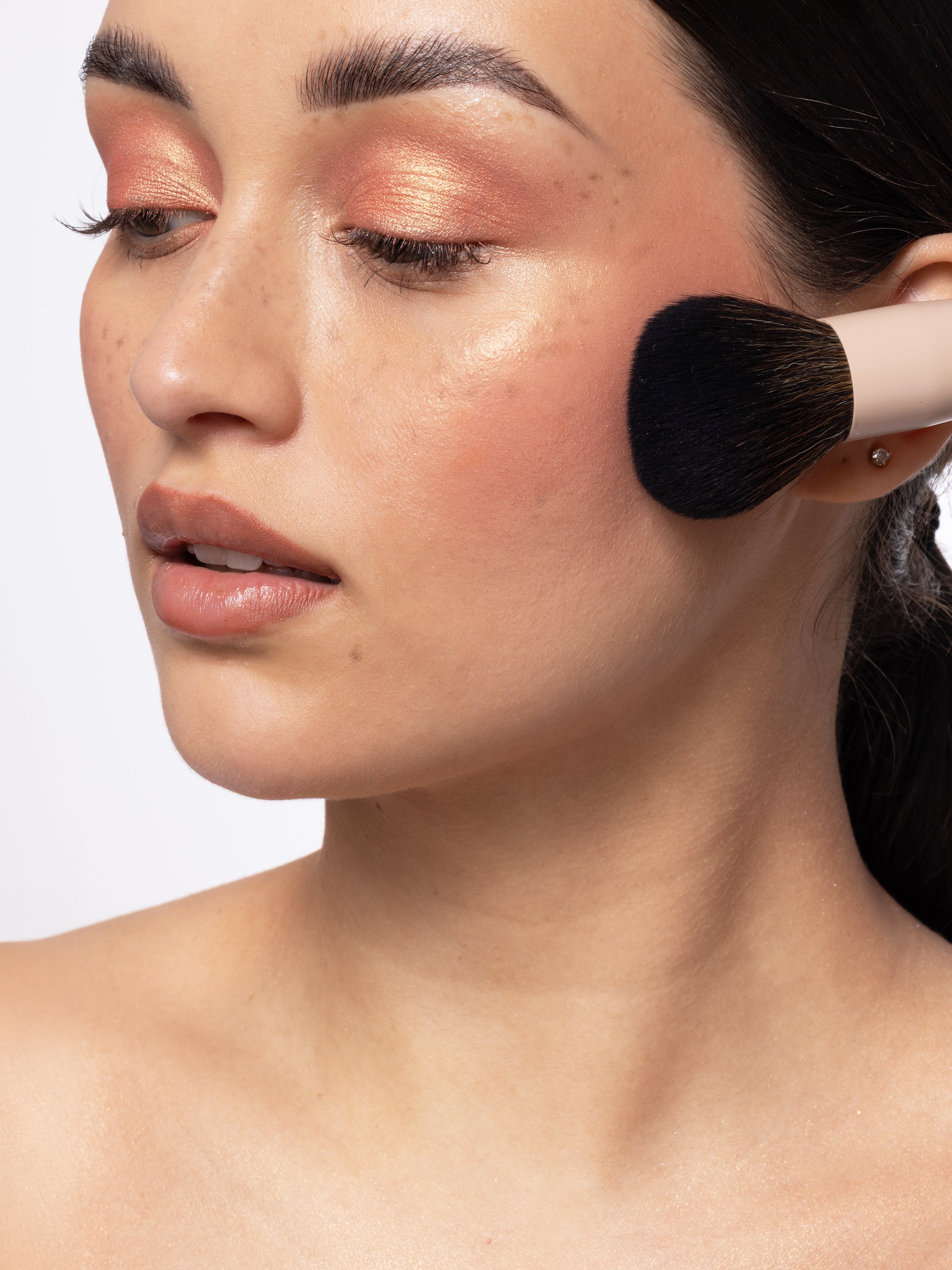 Opalizujący różo-rozświetlacz