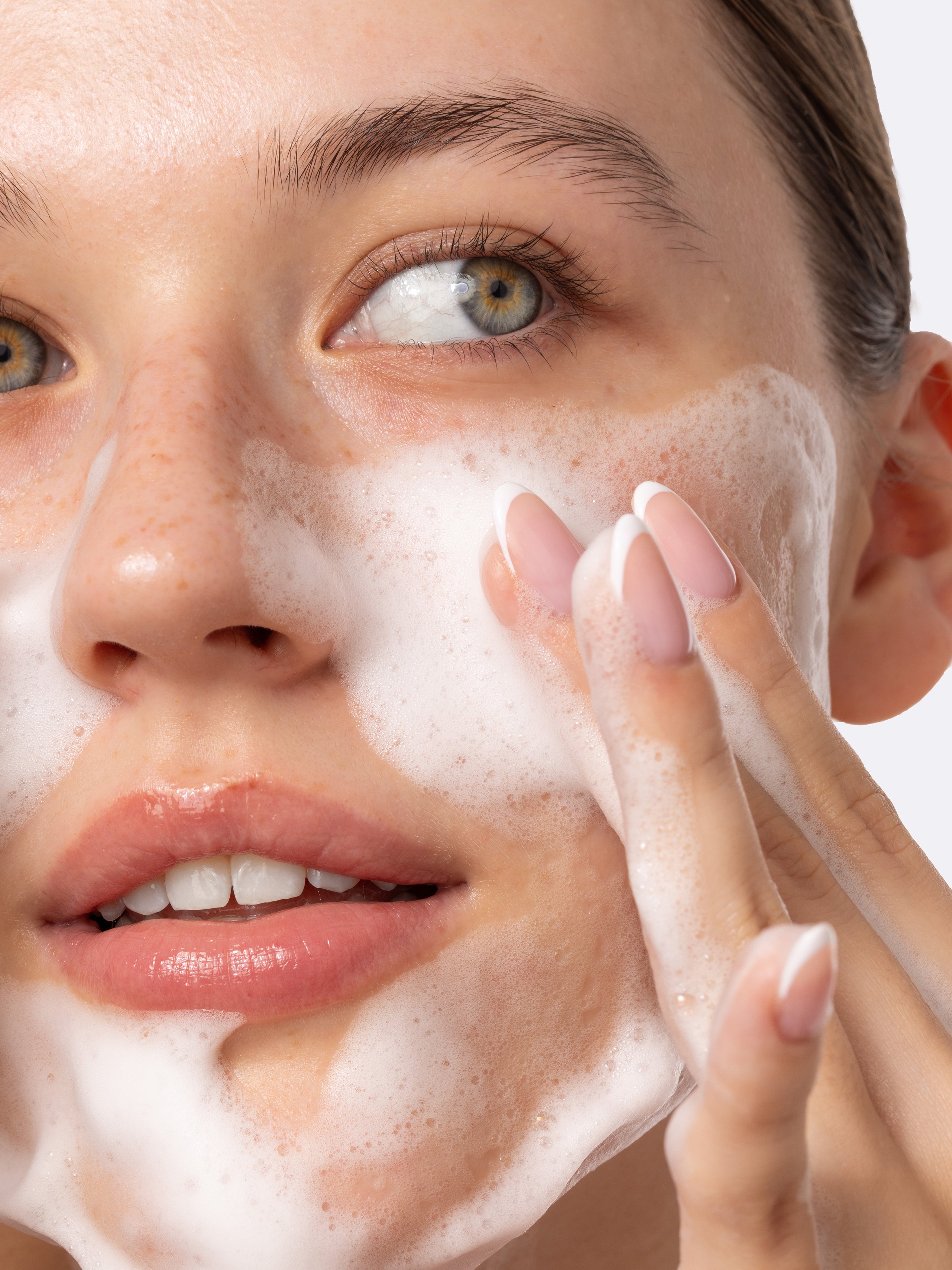 Pianka myjąca do twarzy