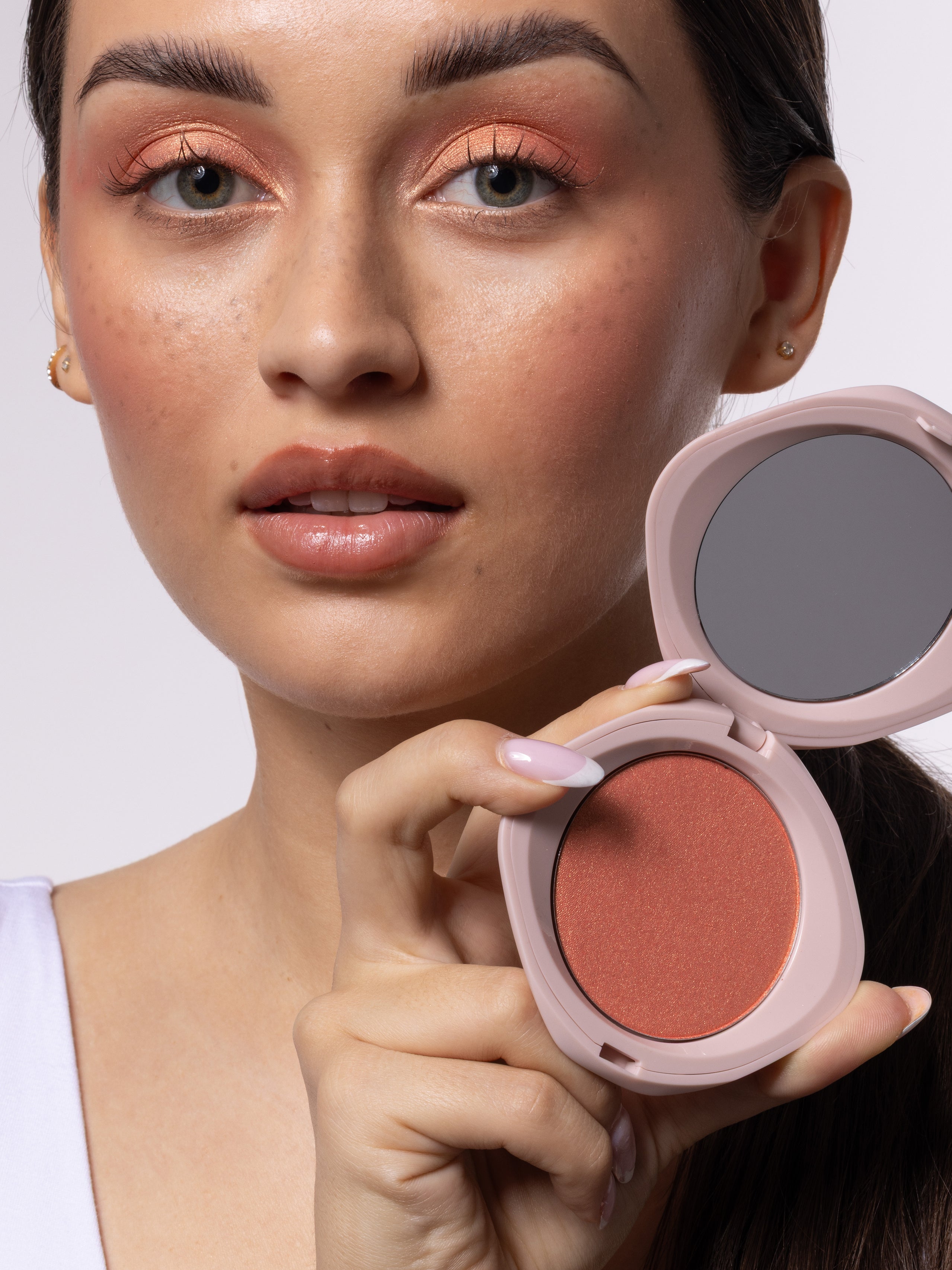 Opalizujący różo-rozświetlacz